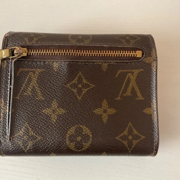 Louis Vuitton Wallet with gold bucket closure - Picture 2 of 8